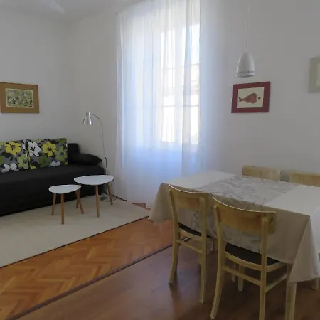 Lovely In Old Part Of Apartment