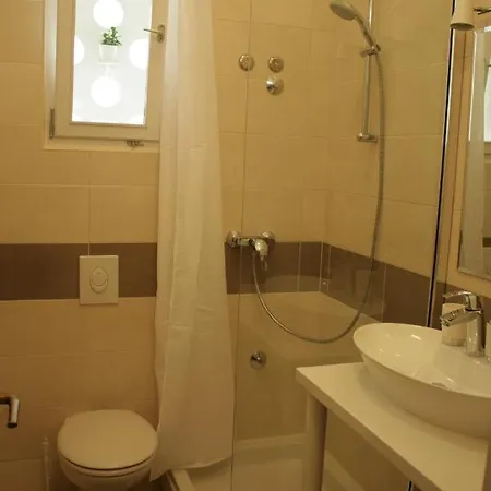 Lovely In Old Part Of Apartment Vis
