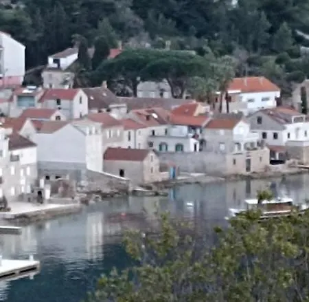 Lovely In Old Part Of Apartment Vis