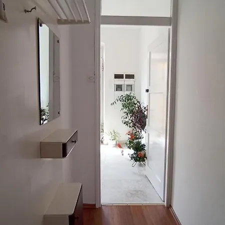Apartment Lovely In Old Part Of